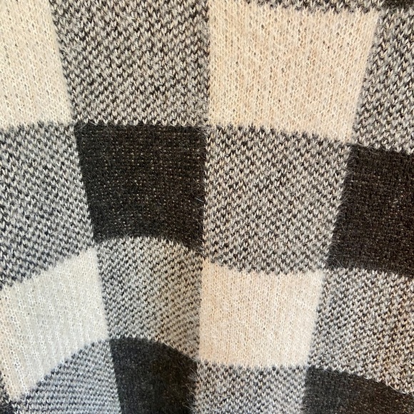 Chelsea & Theodore Buffalo Check Eyelash Sweater - Picture 9 of 10